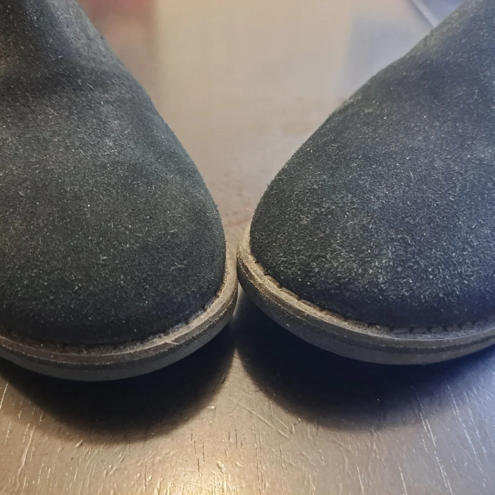 Blondo Linda Black Suede Ankle Boot   Size 7.5